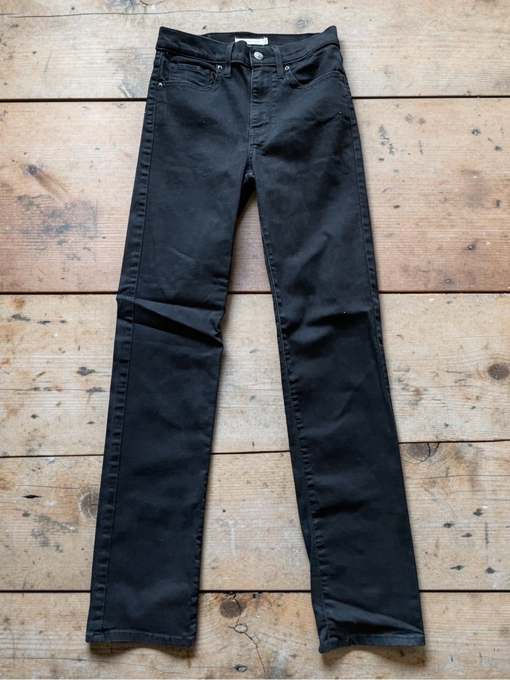🎃 Levi's 724 Women’s‎ High Rise Straight Leg Jeans in Black Size 27